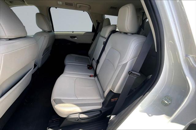 2024 Nissan Pathfinder SL FWD