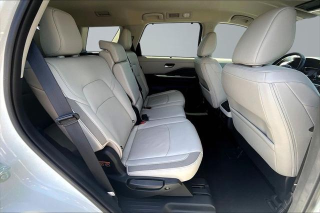 2024 Nissan Pathfinder SL FWD