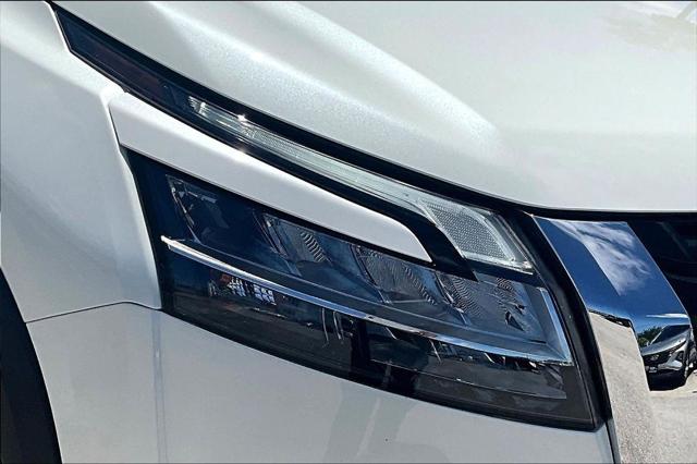 2024 Nissan Pathfinder SL FWD