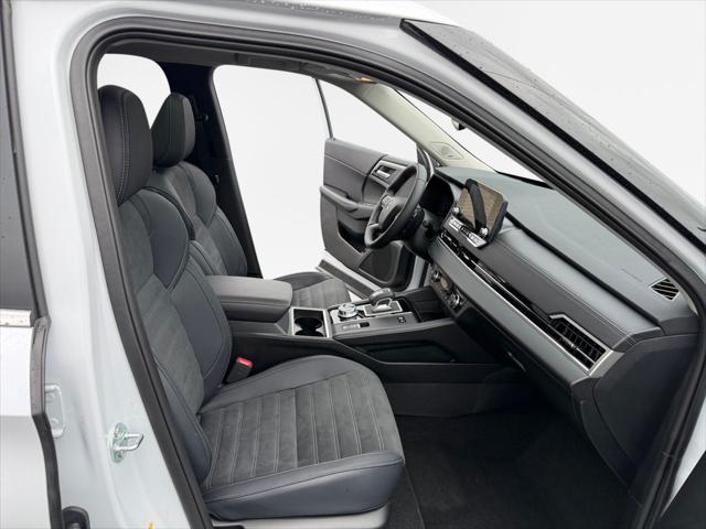 2025 Mitsubishi Outlander PHEV SE S-AWC