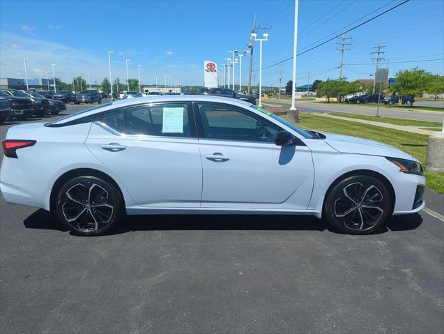 2023 Nissan Altima SR Intelligent AWD