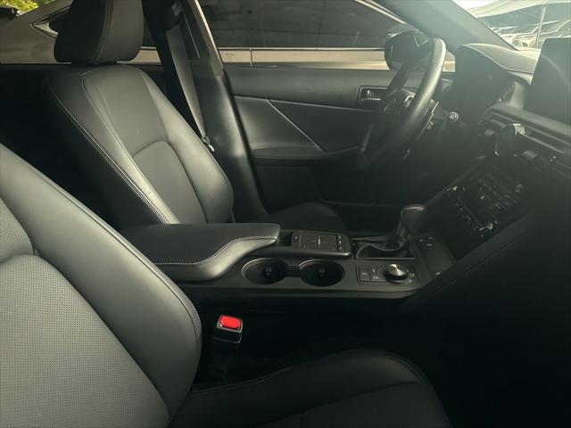 2023 Lexus IS 300 300
