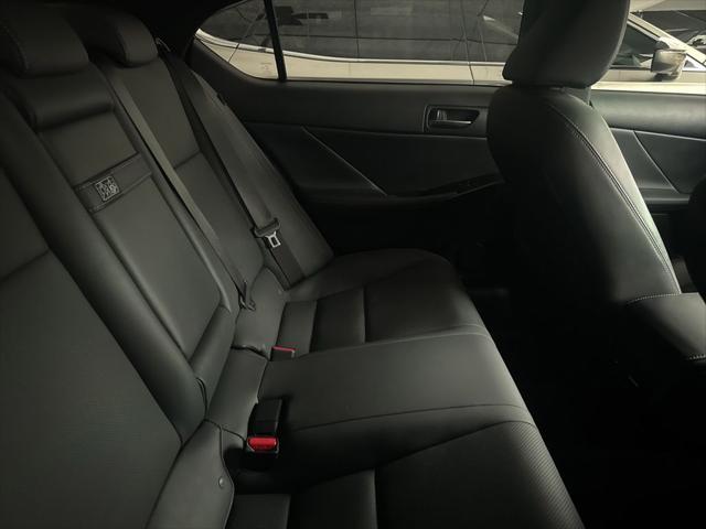 2023 Lexus IS 300 300