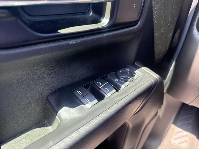 2021 Chevrolet Silverado 1500 2WD Crew Cab Short Bed Custom