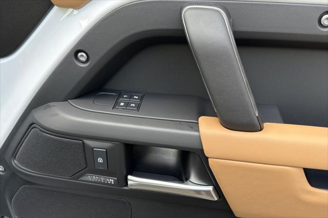 2026 Land Rover Defender P400 X-Dynamic SE