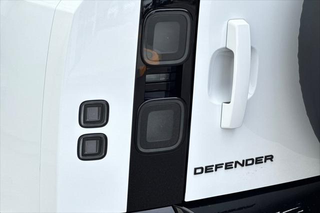 2026 Land Rover Defender P400 X-Dynamic SE