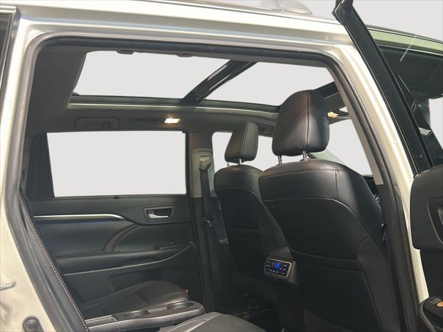 2016 Toyota Highlander Limited Platinum V6