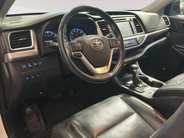 2016 Toyota Highlander Limited Platinum V6