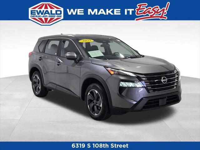 2025 Nissan Rogue SV Intelligent AWD for sale in Oconomowoc, WI