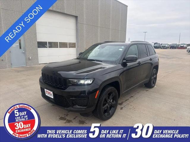 2025 Jeep Grand Cherokee Altitude X 4x4 for sale in Independence, IA