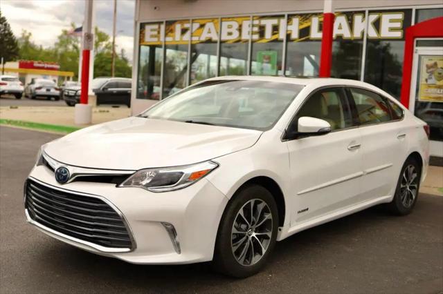 2018 Toyota Avalon Hybrid XLE Premium for sale in Waterford, MI