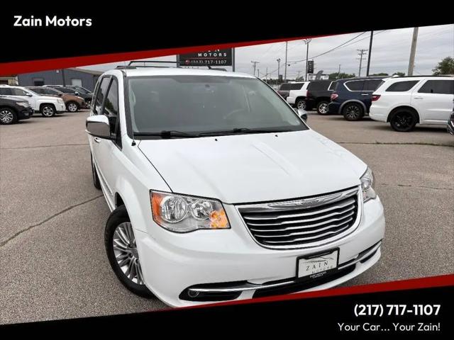 2016 Chrysler Town & Country Touring-L for sale in Springfield, IL
