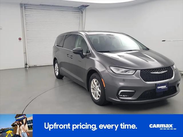 2023 Chrysler Pacifica Touring L for sale in Jacksonville, NC