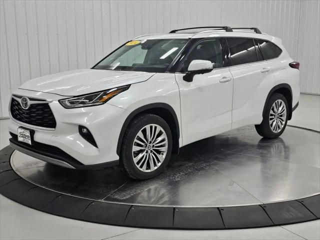 2024 Toyota Highlander Platinum for sale in Mason City, IA