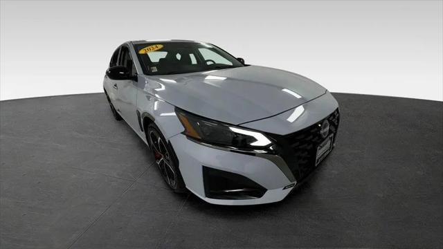 2024 Nissan Altima SR FWD for sale in Janesville, WI