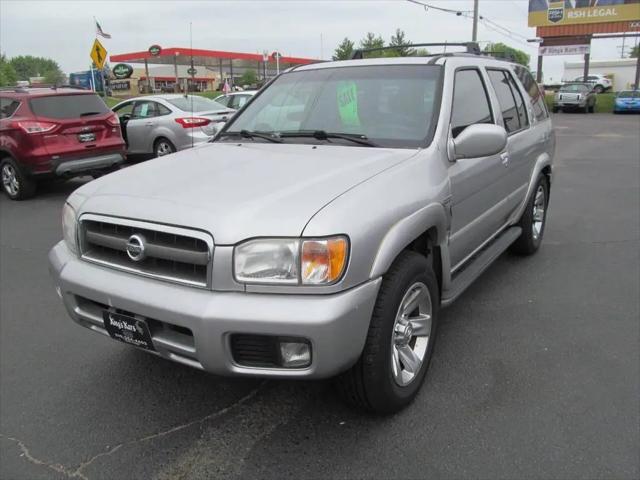 2004 Nissan Pathfinder LE Platinum for sale in Marion, IA