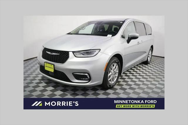 2023 Chrysler Pacifica Touring L for sale in Hopkins, MN
