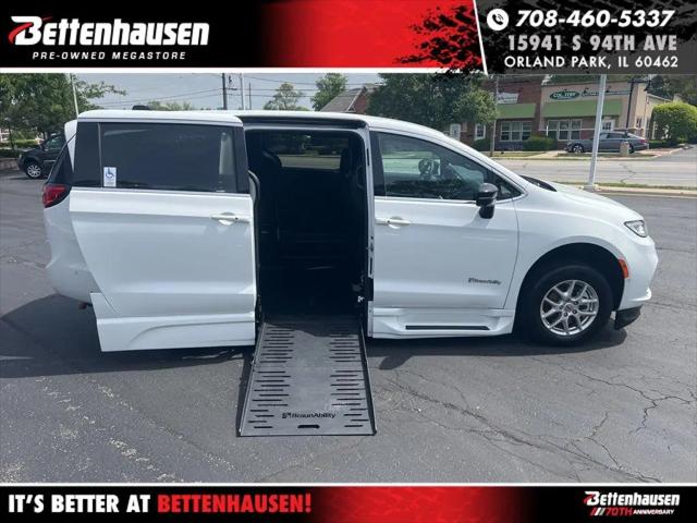 2025 Chrysler Pacifica Select for sale in Orland Park, IL