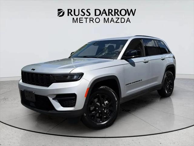 2025 Jeep Grand Cherokee Altitude 4x4 for sale in Milwaukee, WI