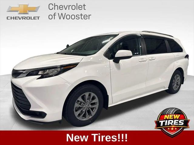 2022 Toyota Sienna LE for sale near Wooster, OH