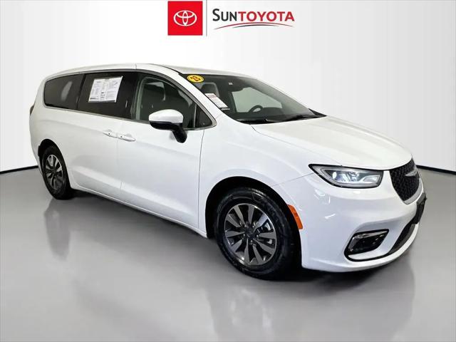2023 Chrysler Pacifica Hybrid Touring L for sale in Holiday, FL