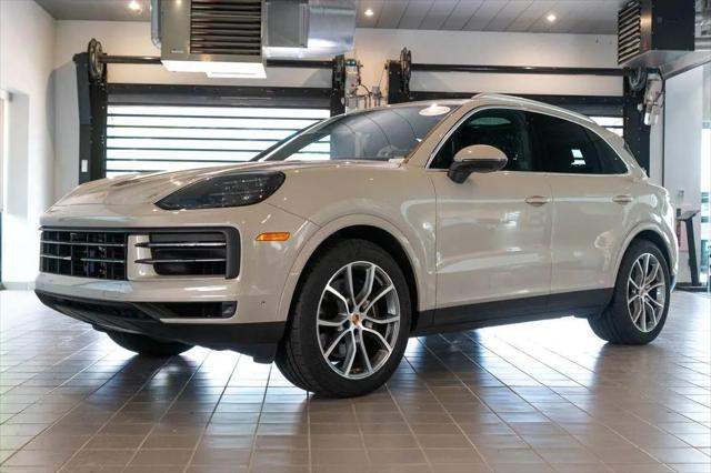 2025 Porsche Cayenne Base for sale in Glendale, WI