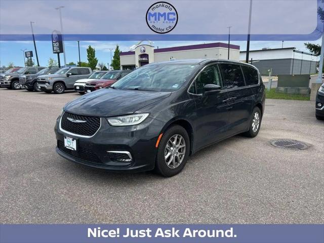 2023 Chrysler Pacifica Touring L for sale in Mankato, MN