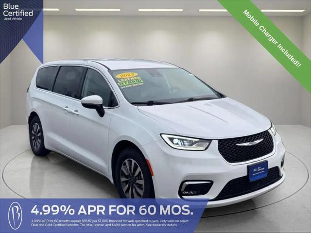 2023 Chrysler Pacifica Hybrid Touring L for sale in Menomonee Falls, WI