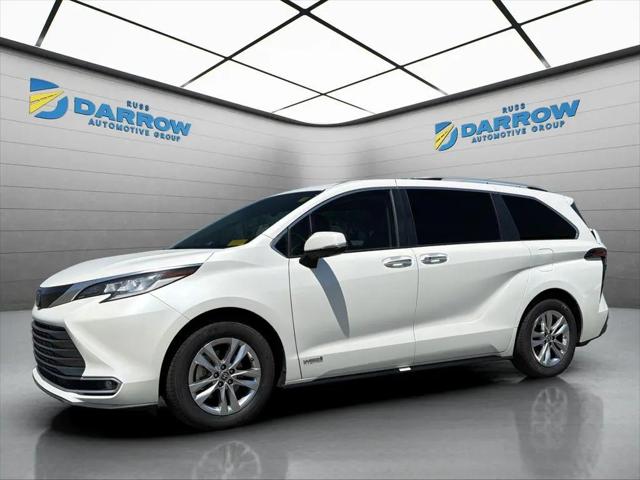 2021 Toyota Sienna Limited for sale in West Bend, WI