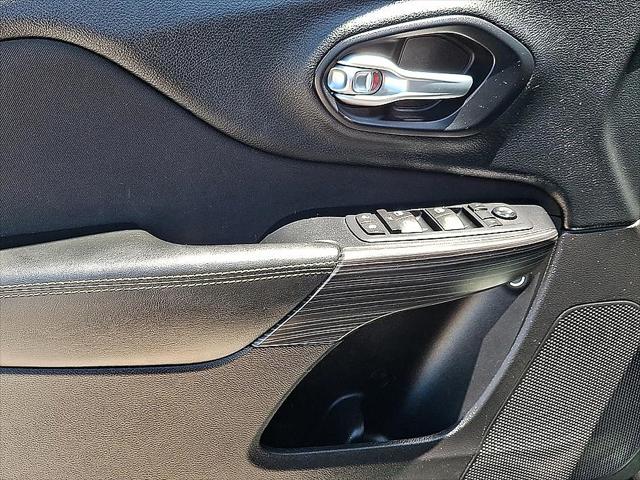 2015 Jeep Cherokee Sport