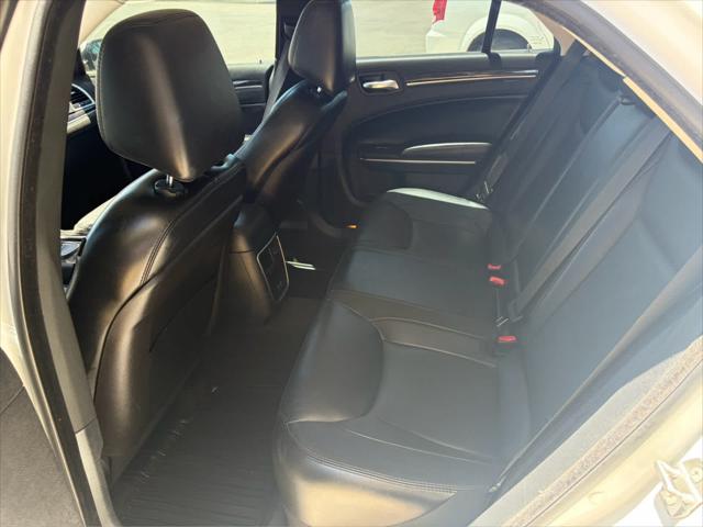 2015 Chrysler 300 Limited