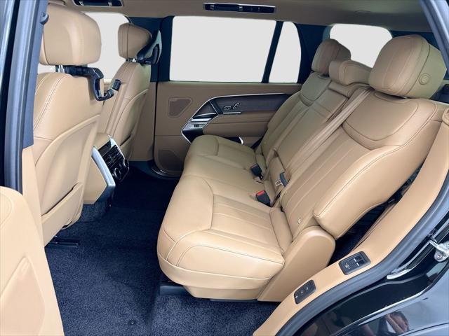 2026 Land Rover Range Rover P400 SE 7 Seat