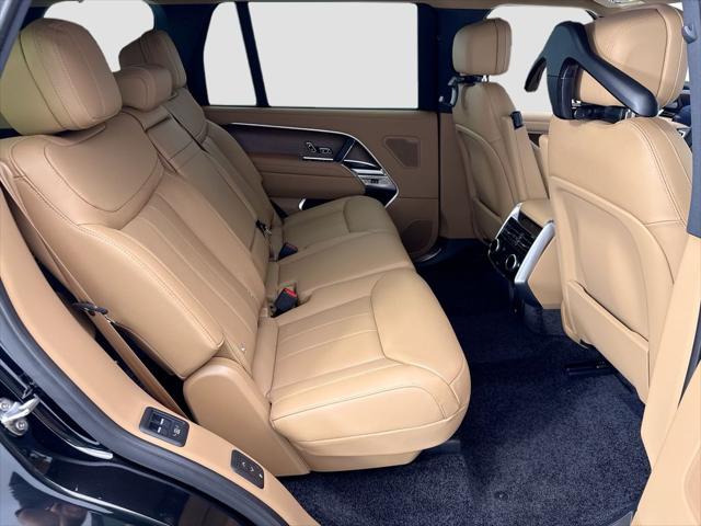 2026 Land Rover Range Rover P400 SE 7 Seat