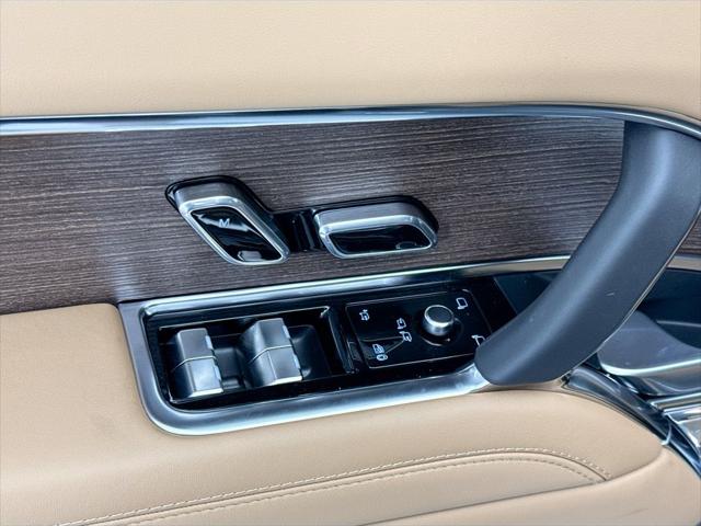 2026 Land Rover Range Rover P400 SE 7 Seat