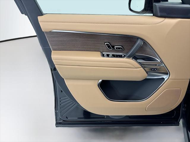 2026 Land Rover Range Rover P400 SE 7 Seat