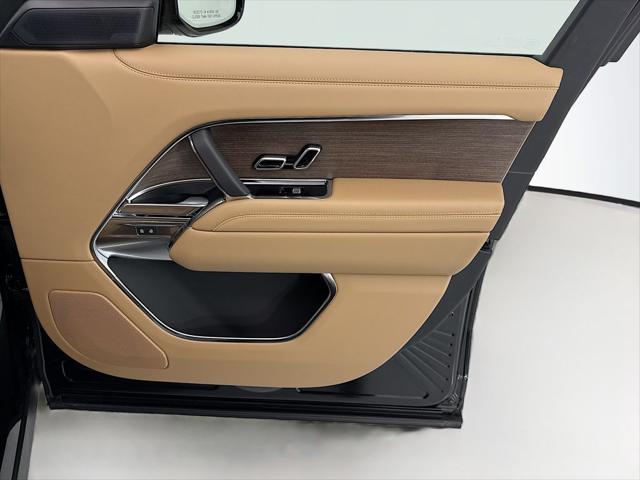 2026 Land Rover Range Rover P400 SE 7 Seat