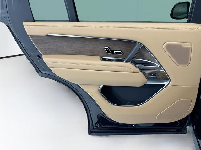 2026 Land Rover Range Rover P400 SE 7 Seat