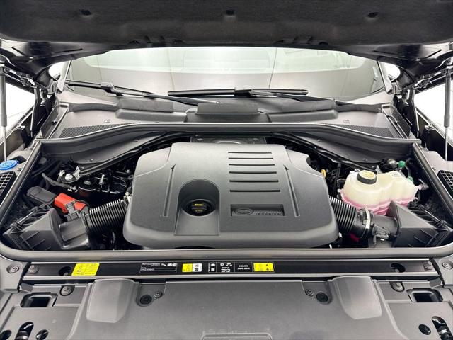 2026 Land Rover Range Rover P400 SE 7 Seat
