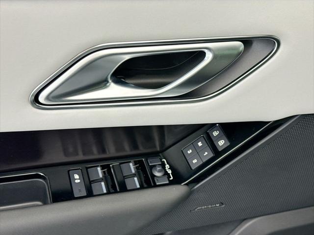 2026 Land Rover Range Rover Velar P250 Dynamic SE