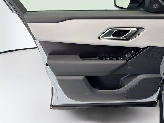 2026 Land Rover Range Rover Velar P250 Dynamic SE
