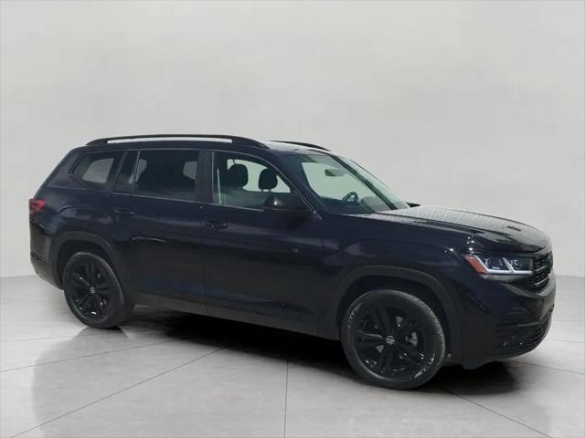 2023 Volkswagen Atlas 3.6L V6 SEL R-Line Black for sale in Green Bay, WI