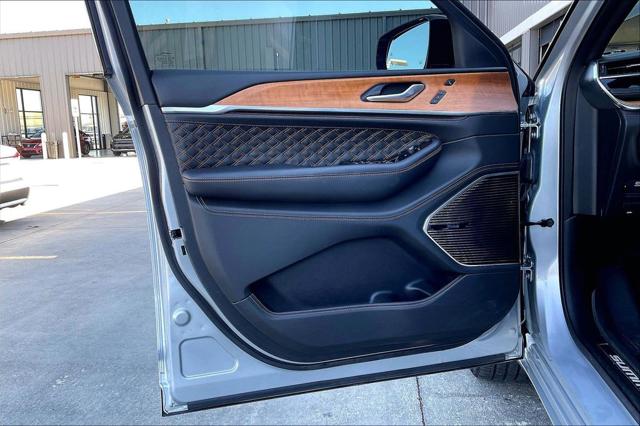 2025 Jeep Grand Cherokee L Summit Reserve 4x4