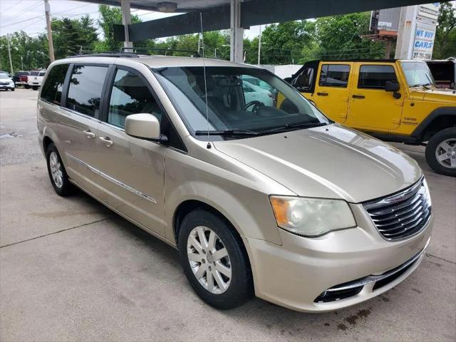 2013 Chrysler Town & Country Touring for sale in Springfield, IL