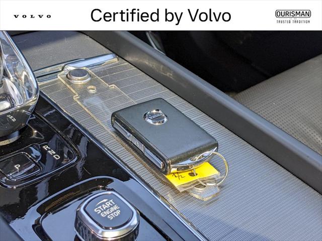 2024 Volvo XC60 Recharge T8 Ultimate Black Edition