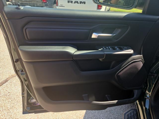 2026 Ram 1500 Express Crew Cab 4x4 57 Box