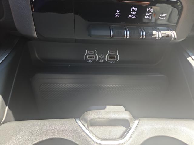 2026 Ram 1500 Express Crew Cab 4x4 57 Box