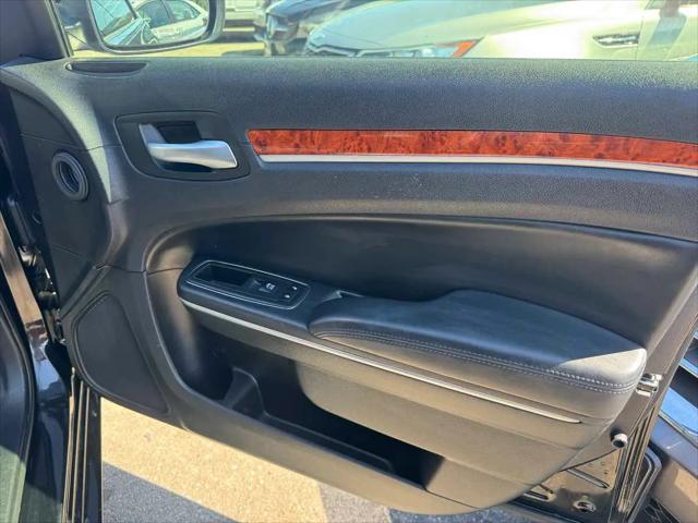2014 Chrysler 300 Base