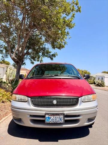 1997 Chrysler Town & Country LXi