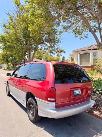 1997 Chrysler Town & Country LXi