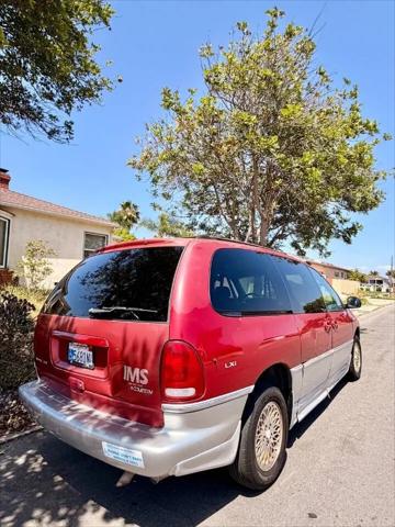 1997 Chrysler Town & Country LXi